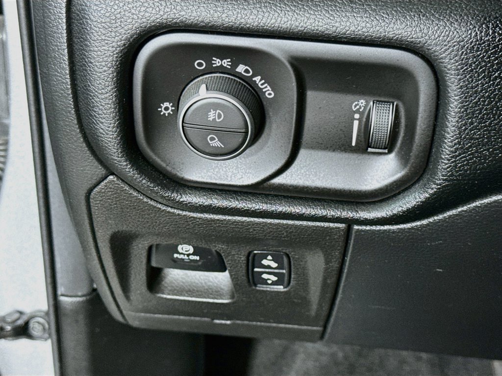 Used 2022 RAM 1500 Big Horn AWD/4WD image 18