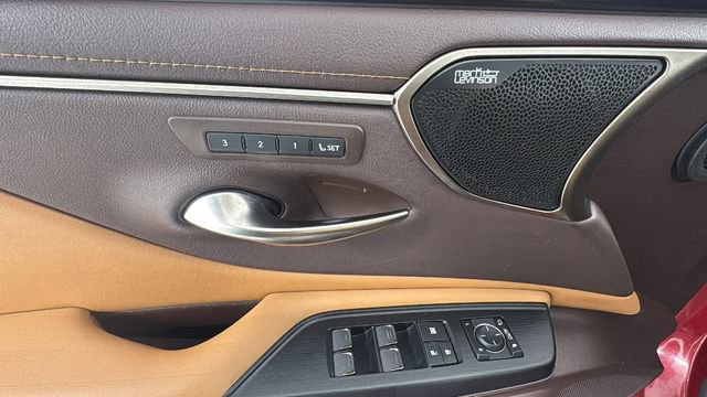 Used 2021 Lexus ES 300h w/ Premium Package image 17