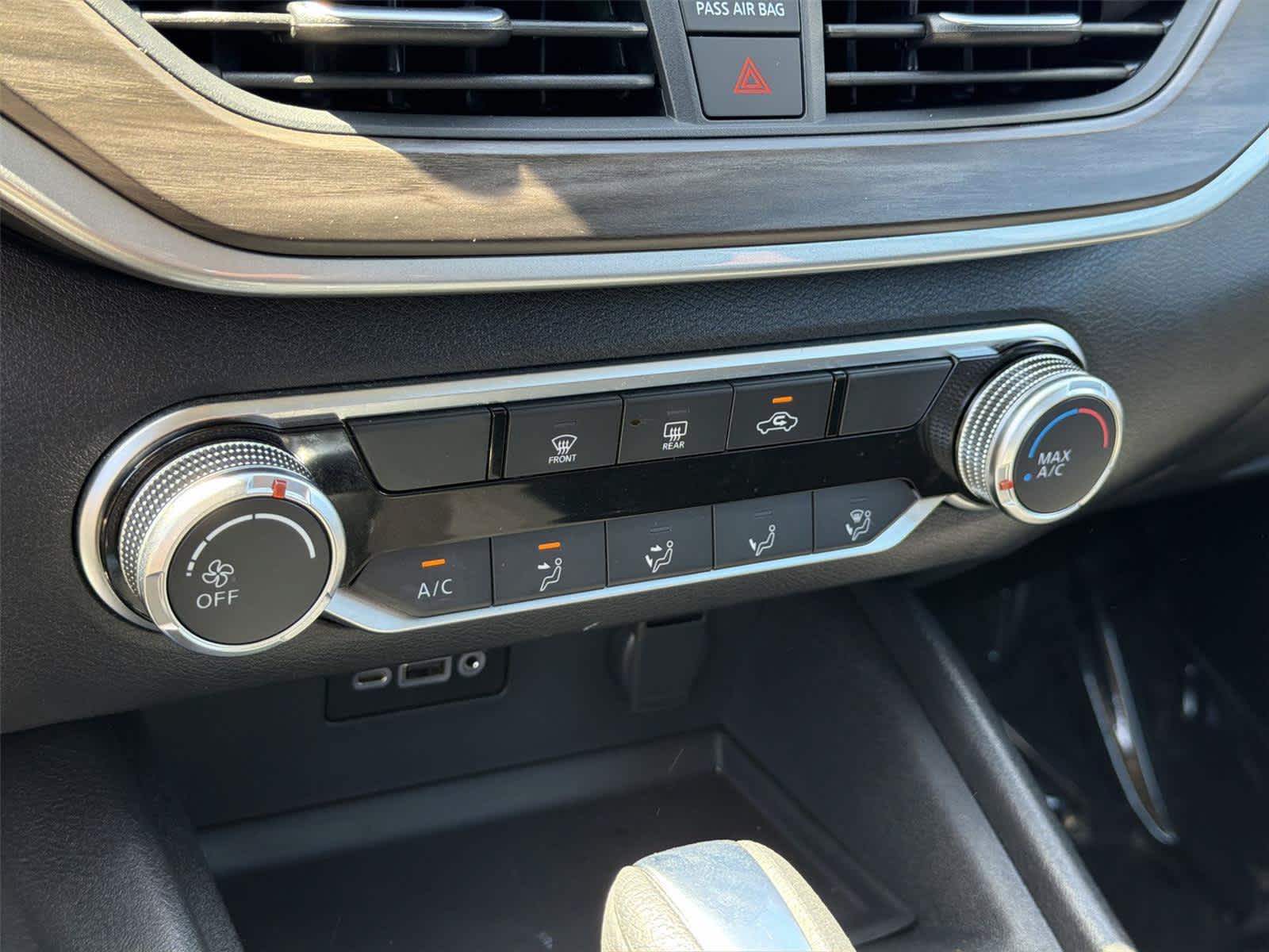 Used 2025 Nissan Altima 2.5 SV FWD image 36