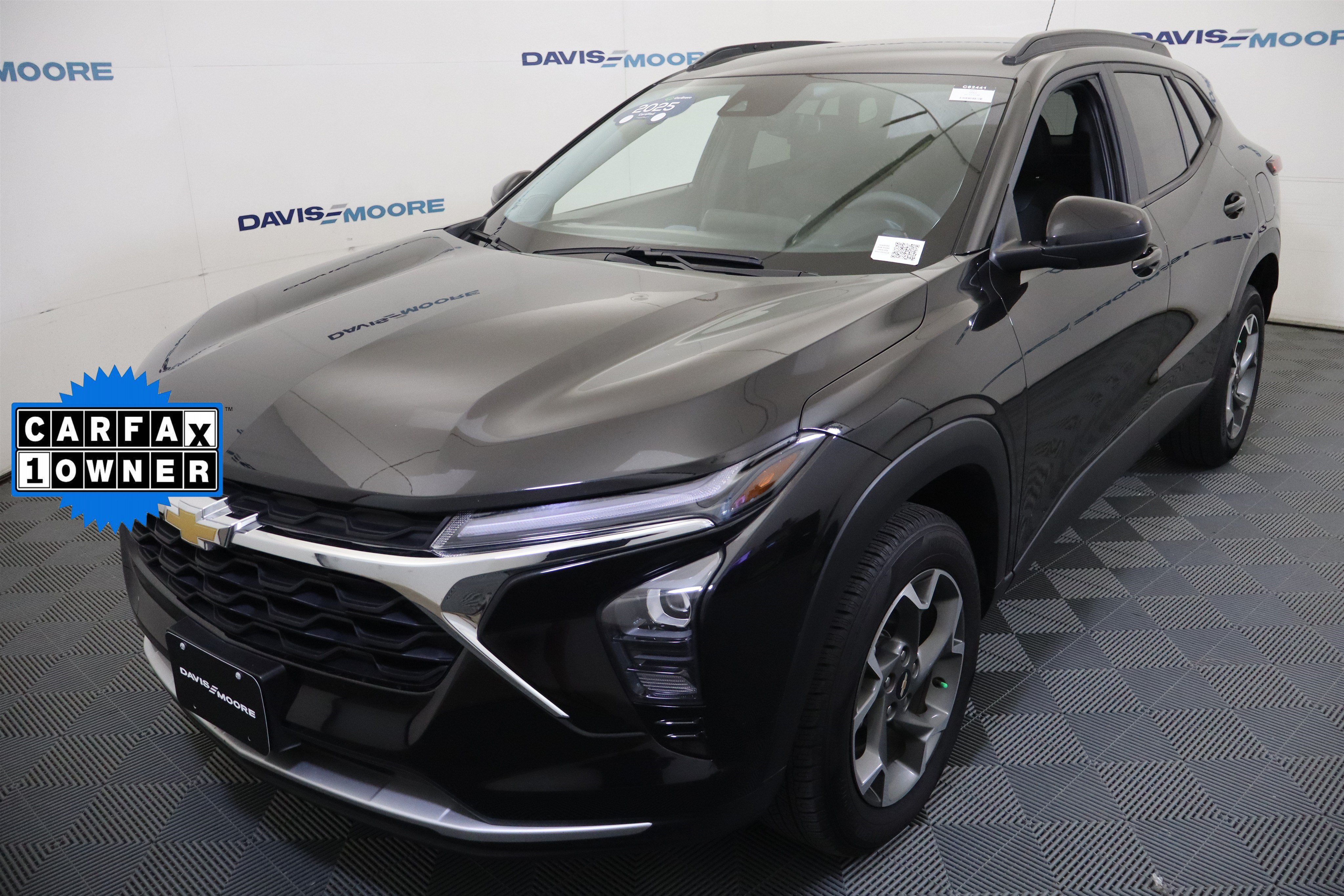 Certified 2025 Chevrolet Trax LT FWD image 12