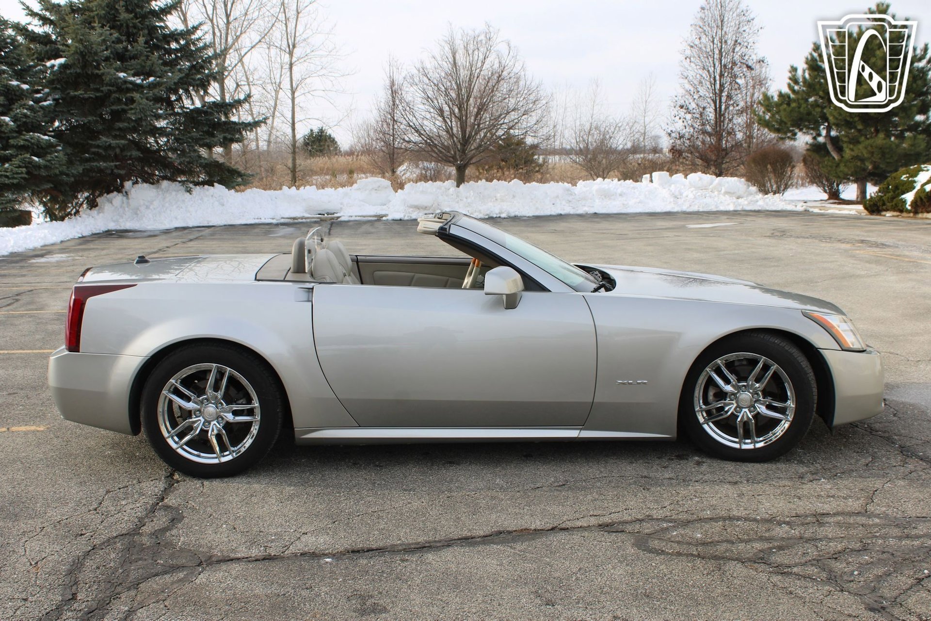 Used 2005 Cadillac XLR image 16