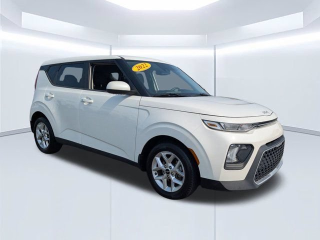 Used 2022 Kia Soul S FWD image 2