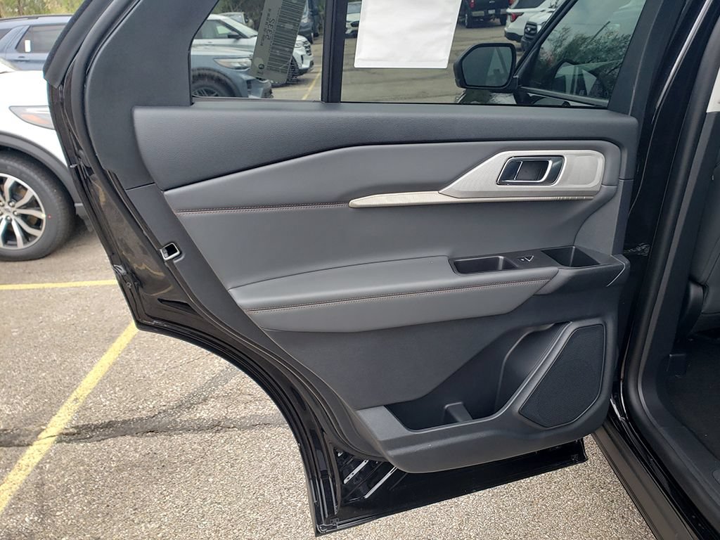 New 2026 Ford Explorer Active w/ Active Comfort Package AWD/4WD image 12
