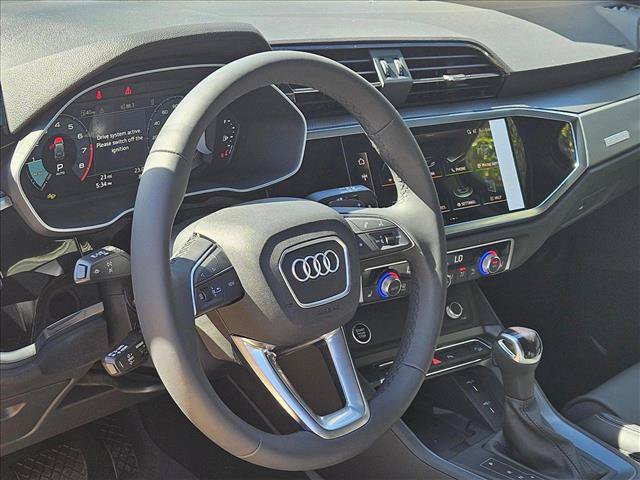 New 2025 Audi Q3 2.0T Premium w/ Convenience Package AWD/4WD image 3