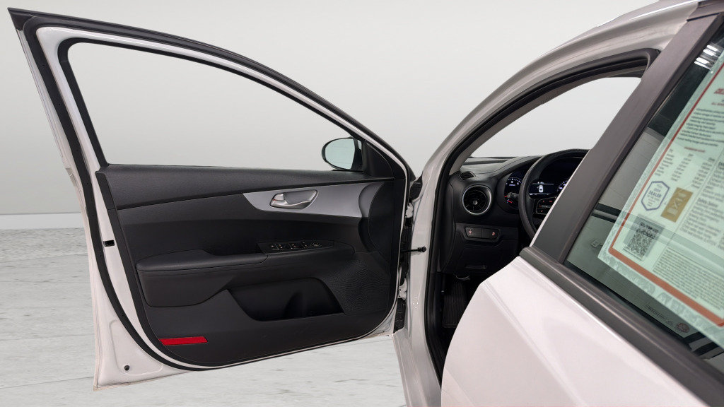 Used 2024 Kia Forte LXS FWD image 14