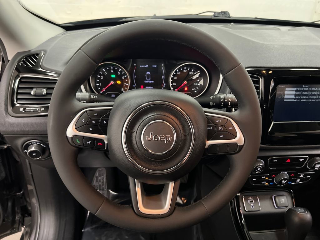 Used 2021 Jeep Compass Latitude image 15