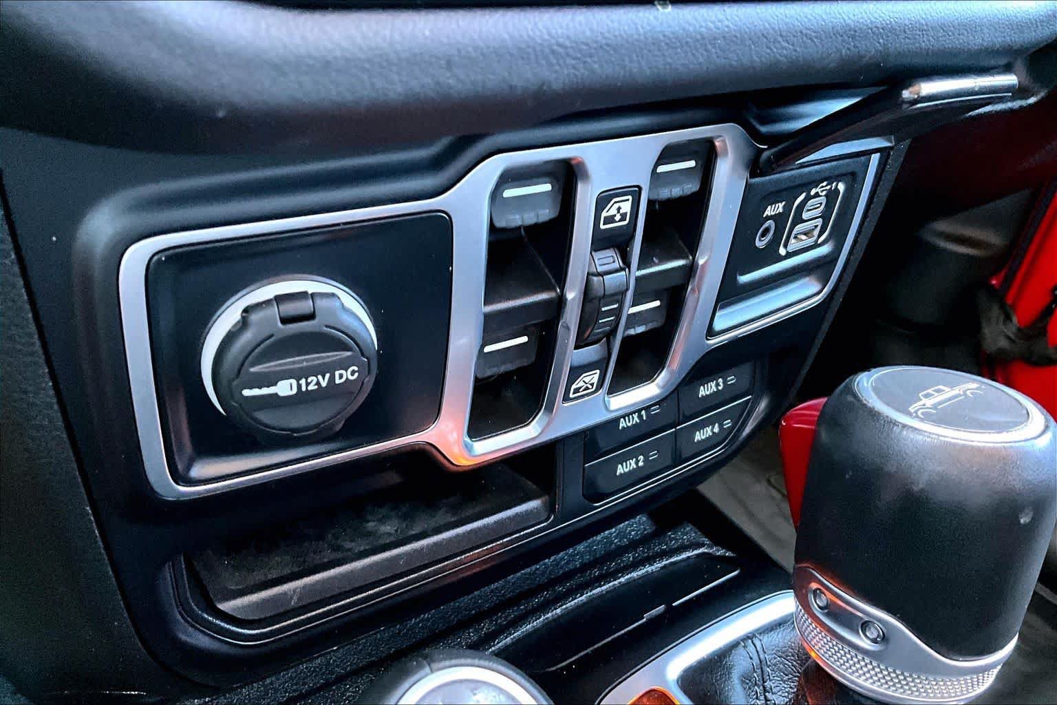 Used 2024 Jeep Gladiator Sport AWD/4WD image 35