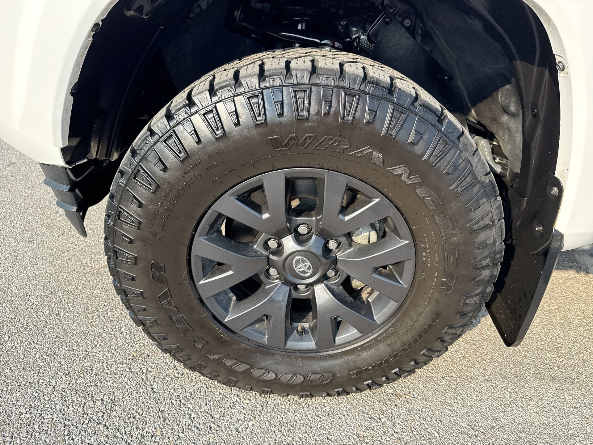 Certified 2023 Toyota Tacoma SR5 RWD image 18