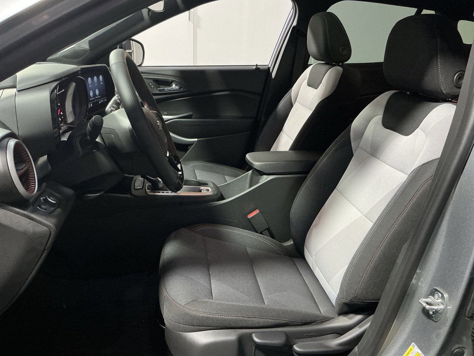 New 2026 Chevrolet Trax RS w/ Sunroof Package image 21