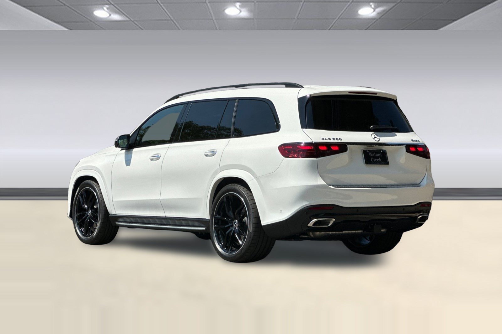 New 2026 Mercedes-Benz GLS 580 4MATIC image 3
