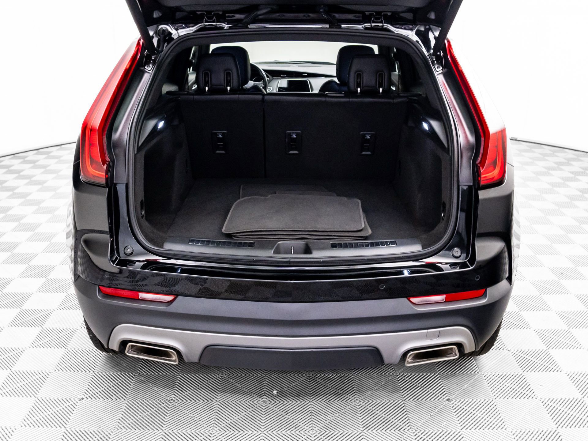 Certified 2023 Cadillac XT4 Premium Luxury image 31