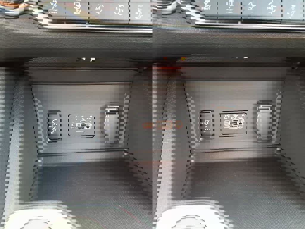 Used 2025 Nissan Sentra SV w/ All-Weather Package image 21