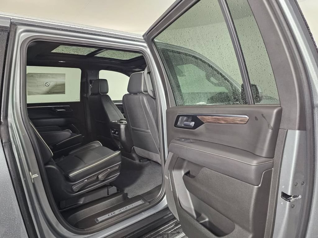 New 2026 Chevrolet Suburban Premier w/ Sun And Tow Package AWD/4WD image 14