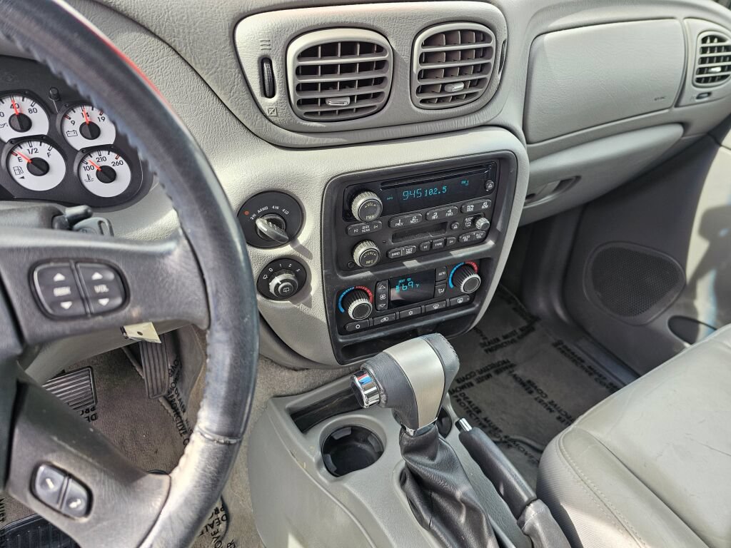 Used 2005 Chevrolet TrailBlazer LT w/ Luxury Package AWD/4WD image 30