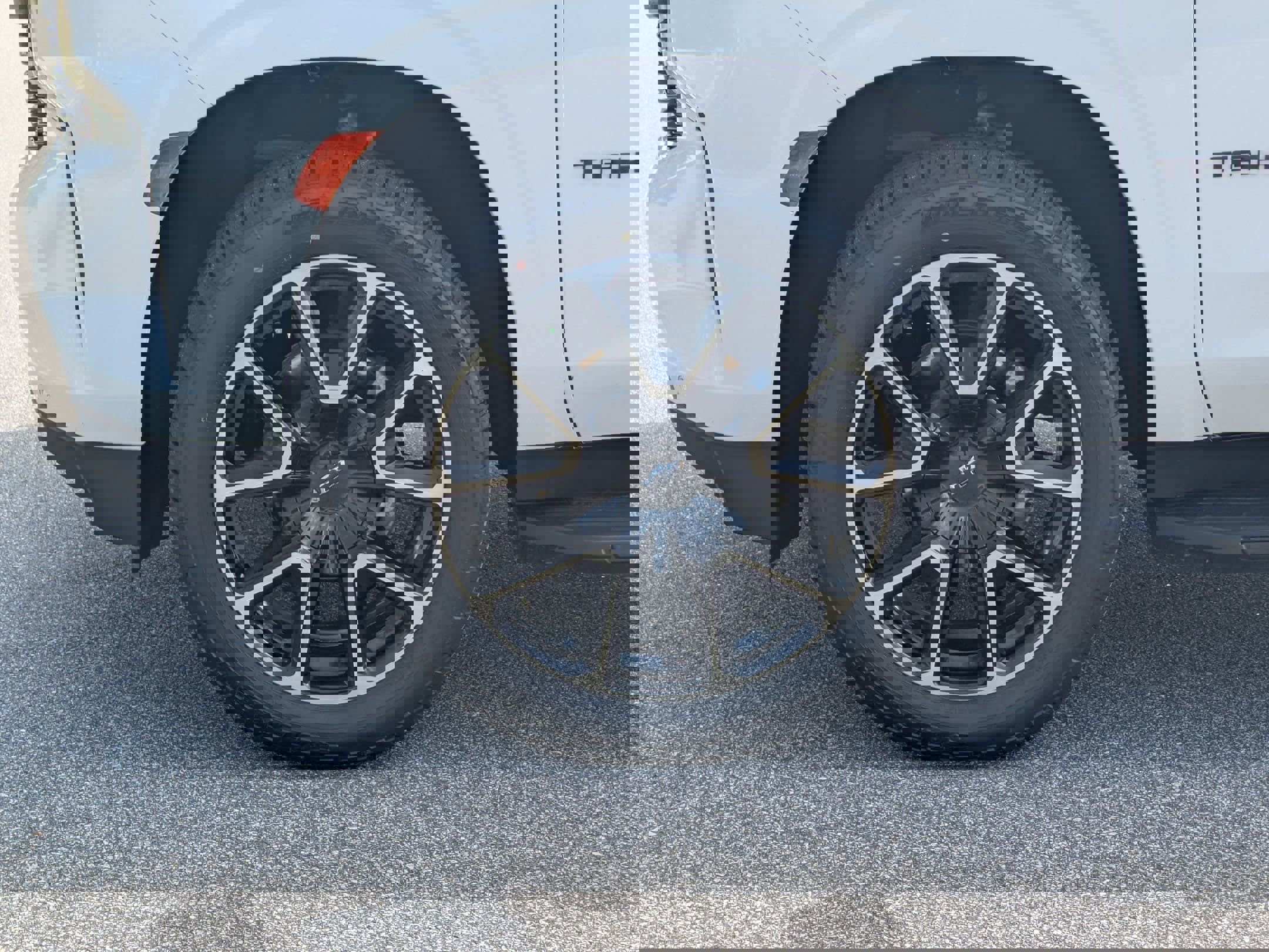 Used 2023 Chevrolet Tahoe RST image 35