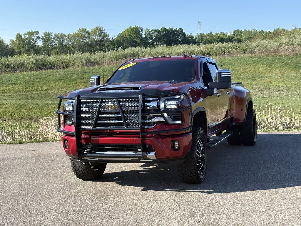 Used 2024 Chevrolet Silverado 3500 High Country w/ High Country Premium Package AWD/4WD image 1