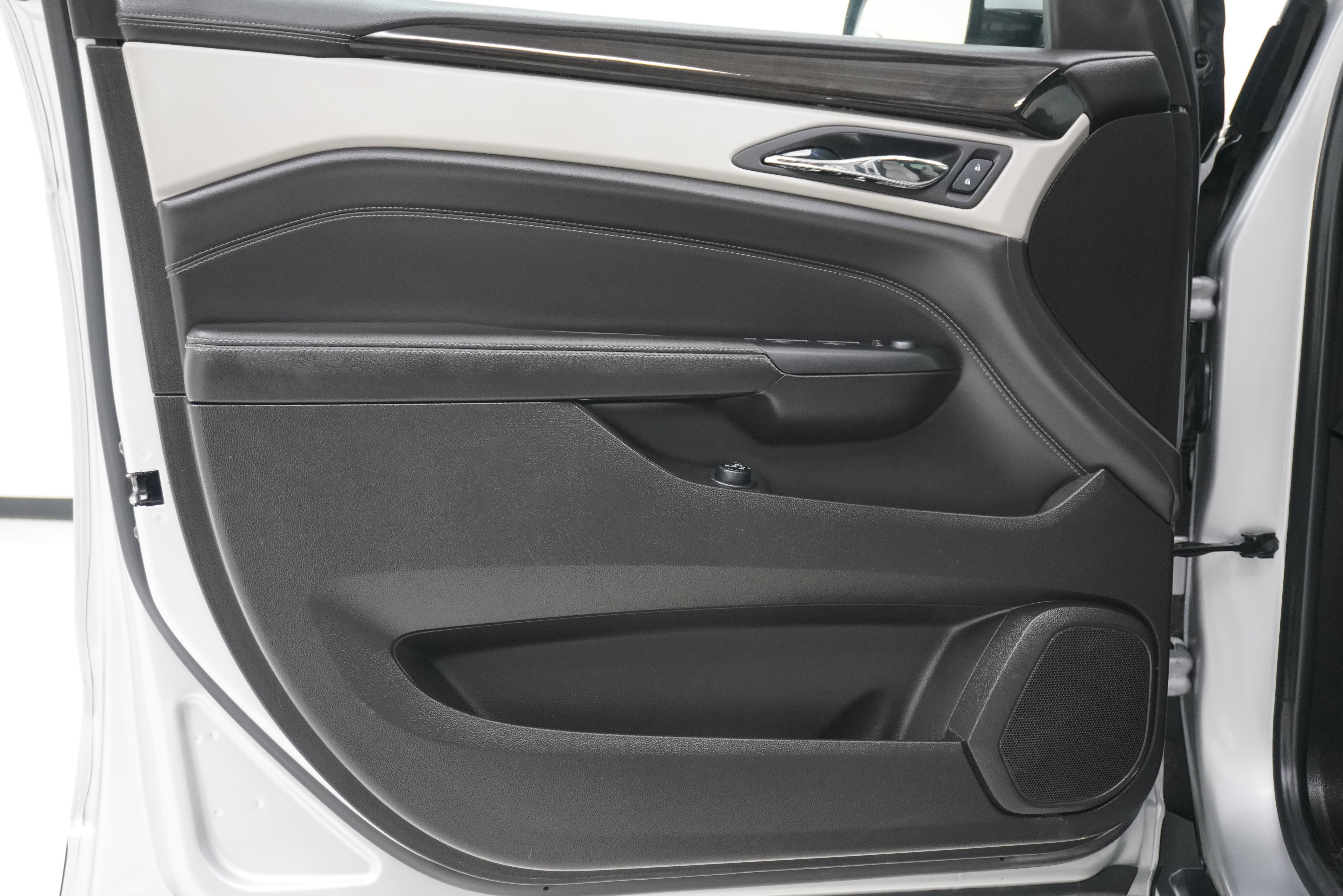 Used 2013 Cadillac SRX Luxury w/ Driver Awareness Package image 13