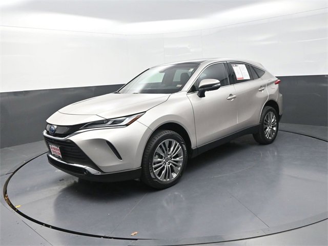 Used 2023 Toyota Venza Limited image 3