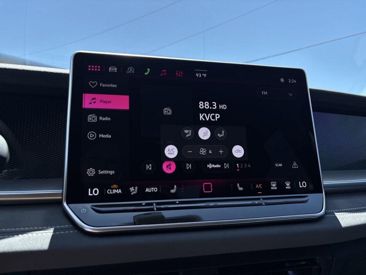 New 2026 Volkswagen Tiguan SE FWD image 23