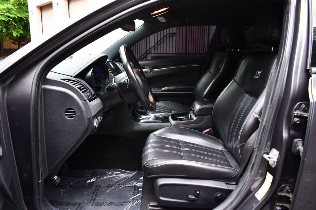 Used 2019 Chrysler 300 S image 17