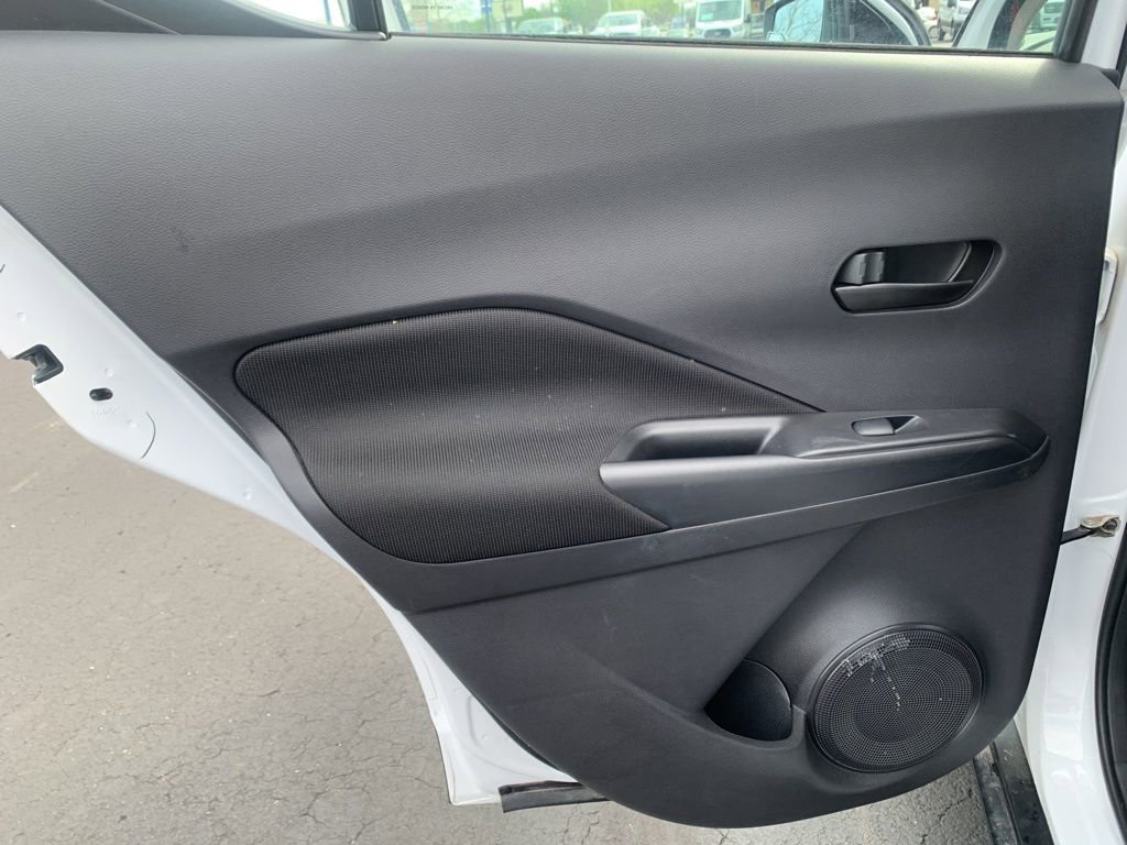 Used 2024 Nissan Kicks S image 32