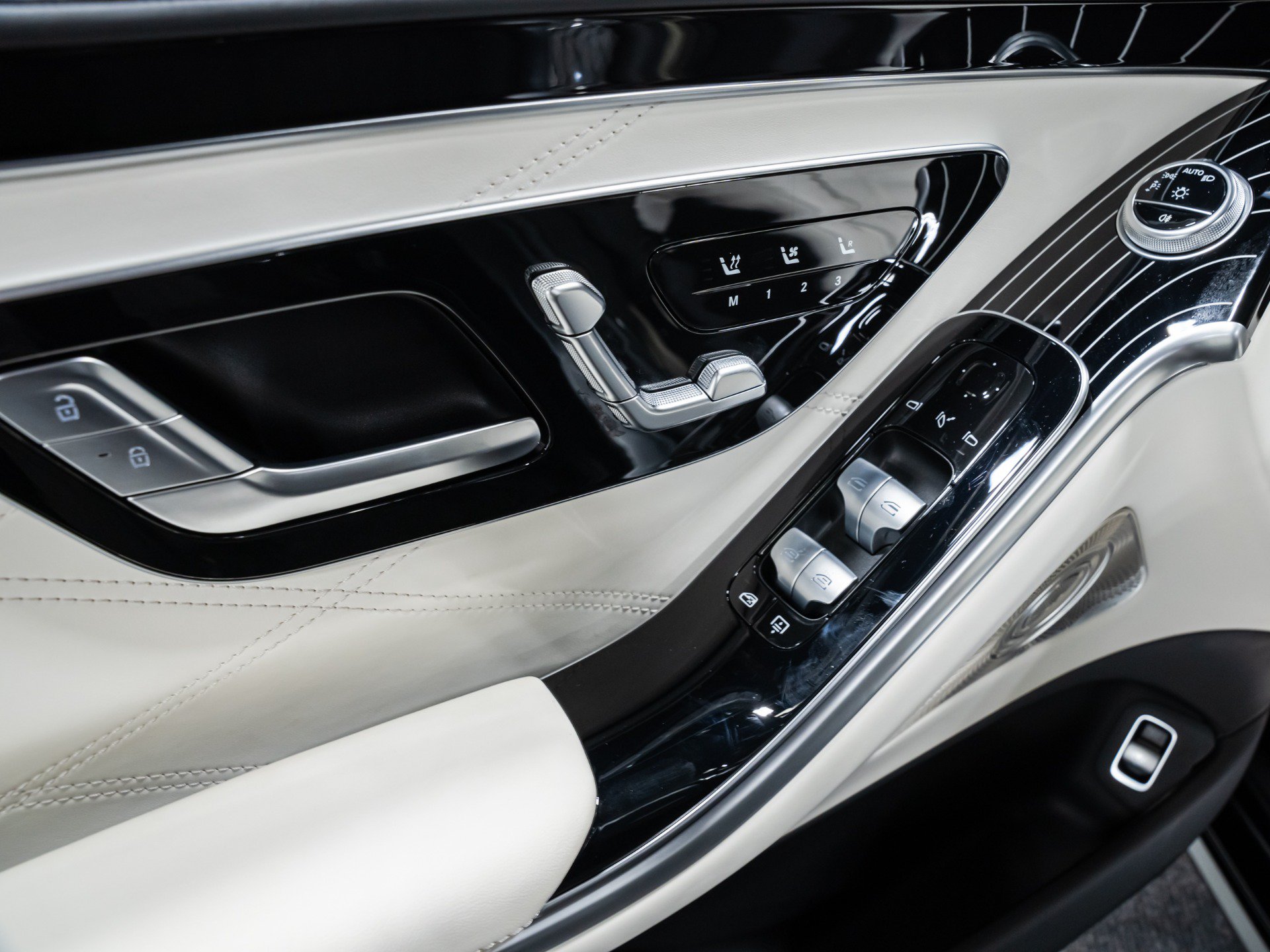Used 2024 Mercedes-Benz Maybach S 680 4MATIC image 32