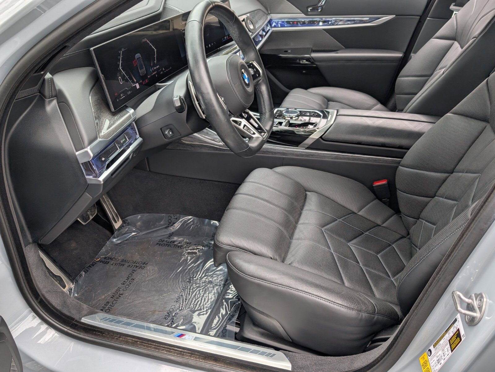 Used 2023 BMW 740i image 9