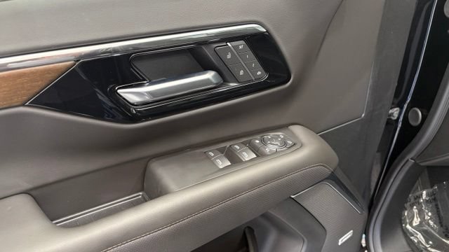New 2026 Chevrolet Suburban High Country AWD/4WD image 17