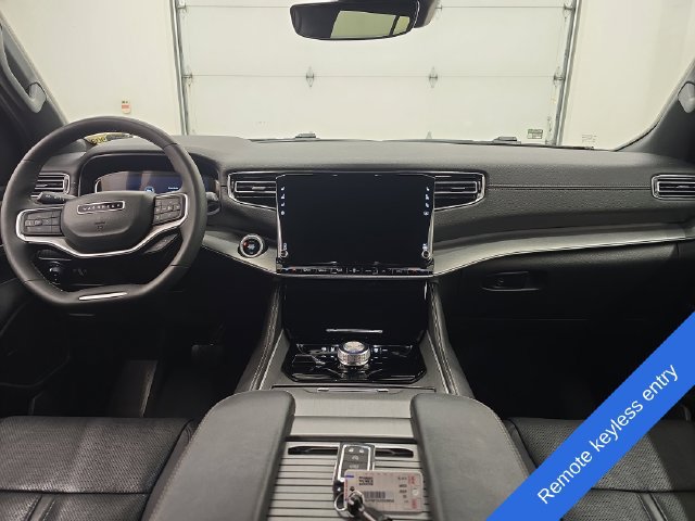 Used 2025 Jeep Wagoneer Series II AWD/4WD image 14