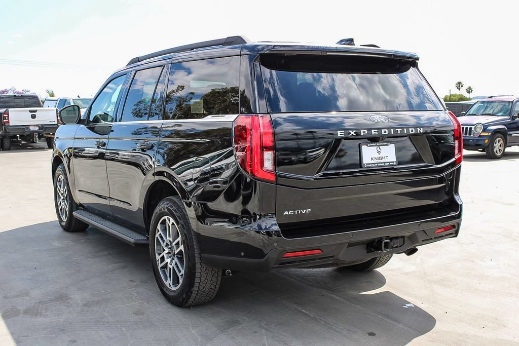 Used 2025 Ford Expedition Active AWD/4WD image 7