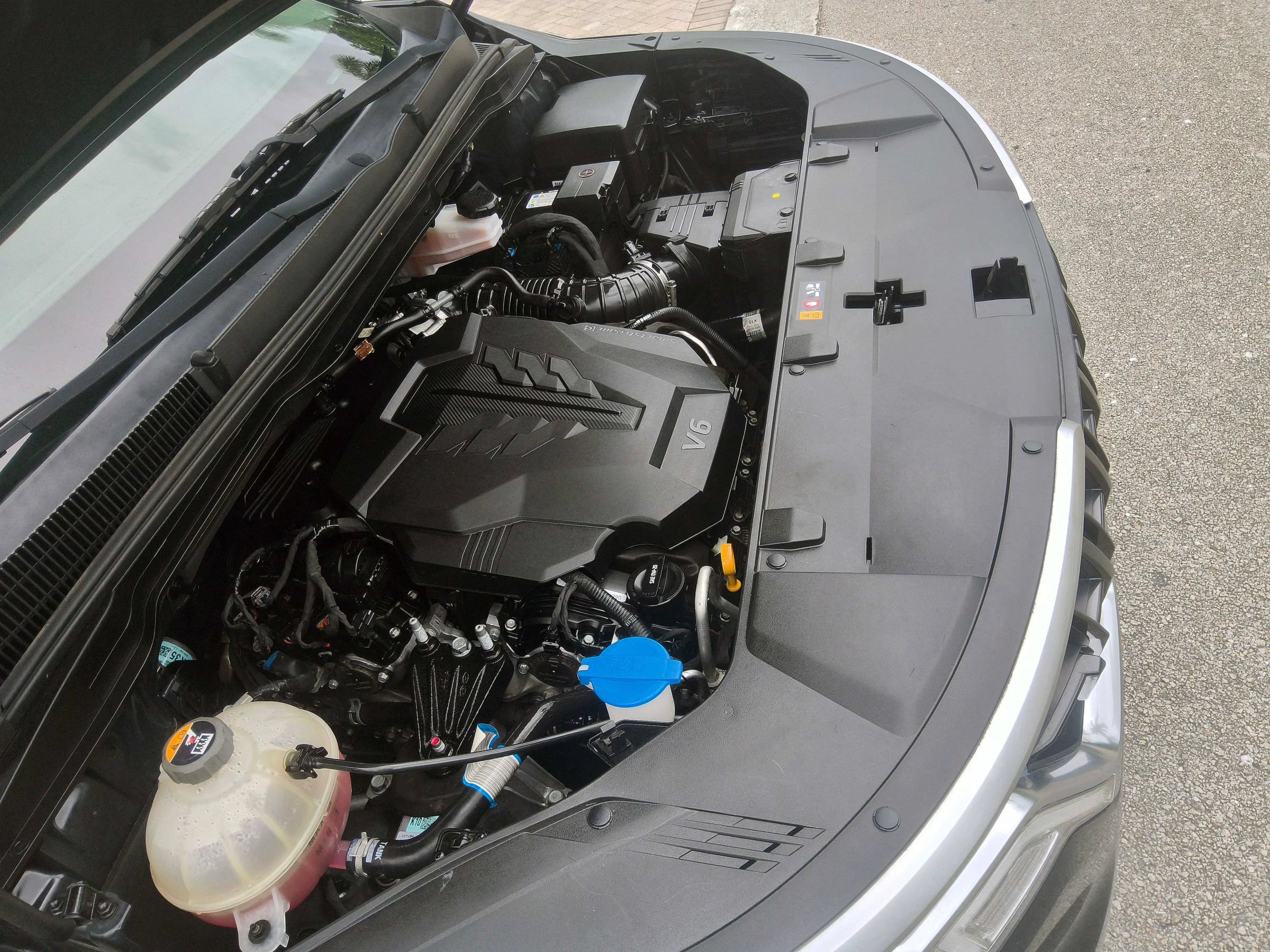 Used 2022 Kia Carnival EX FWD image 47