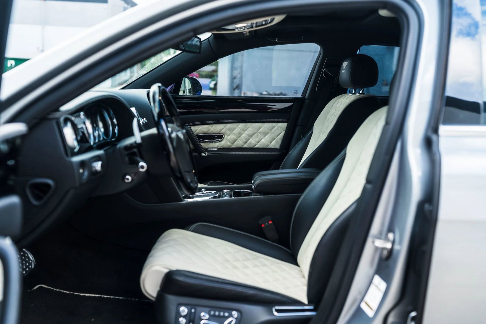 Used 2017 Bentley Flying Spur S V8 image 25