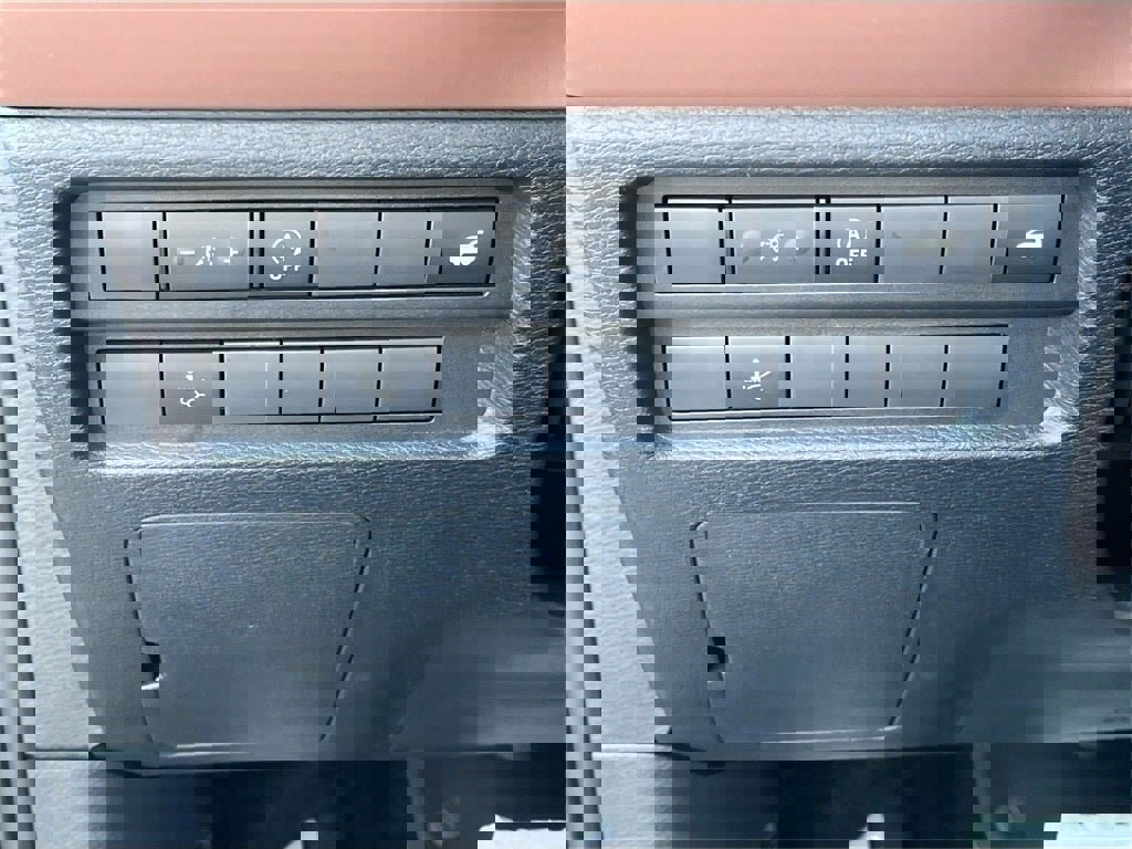 New 2026 Mitsubishi Outlander SEL image 10