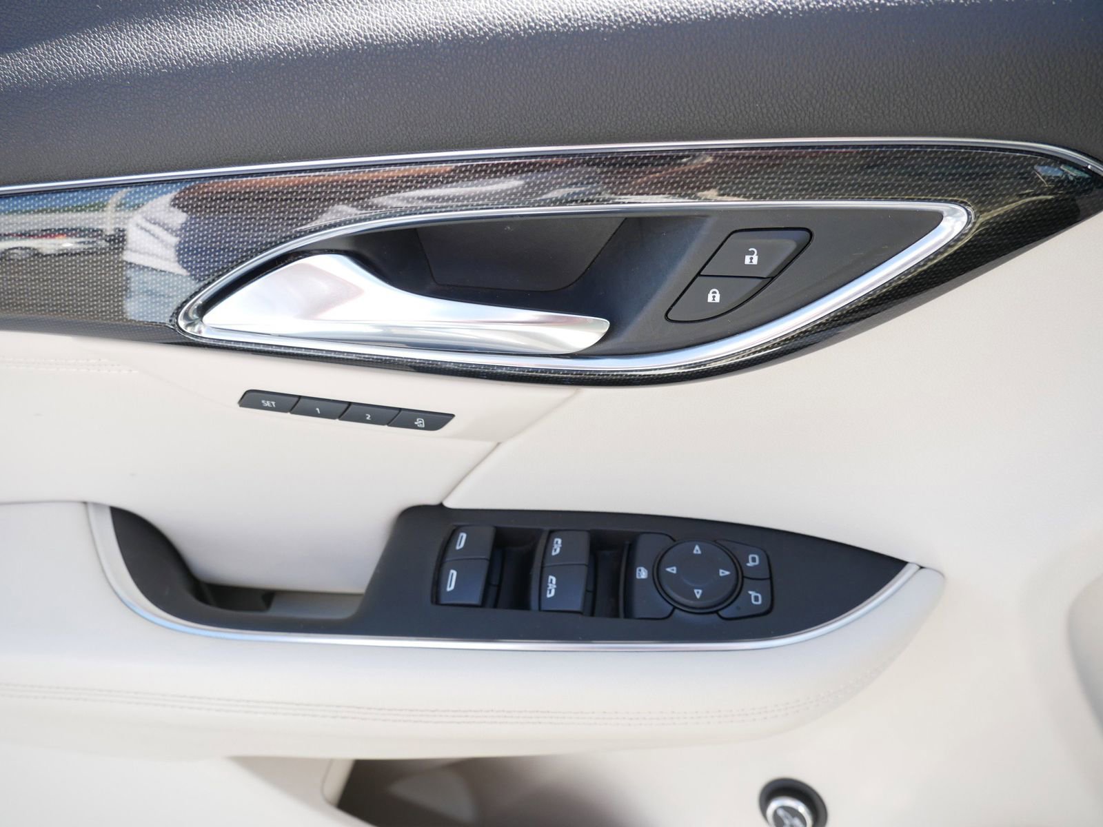 Used 2021 Buick Envision Essence AWD/4WD image 16