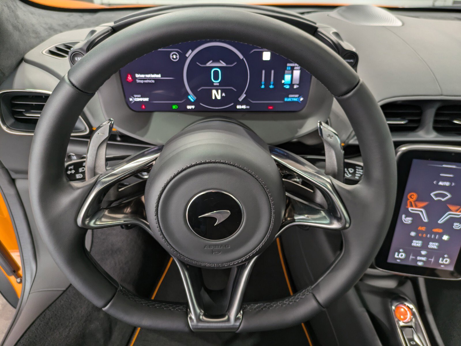 Used 2025 McLaren Artura image 11