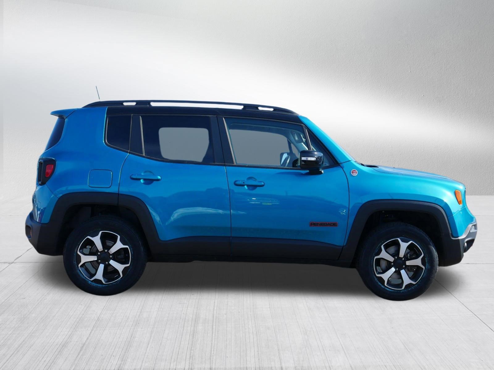 Used 2022 Jeep Renegade Trailhawk w/ Trailer Tow Group image 8