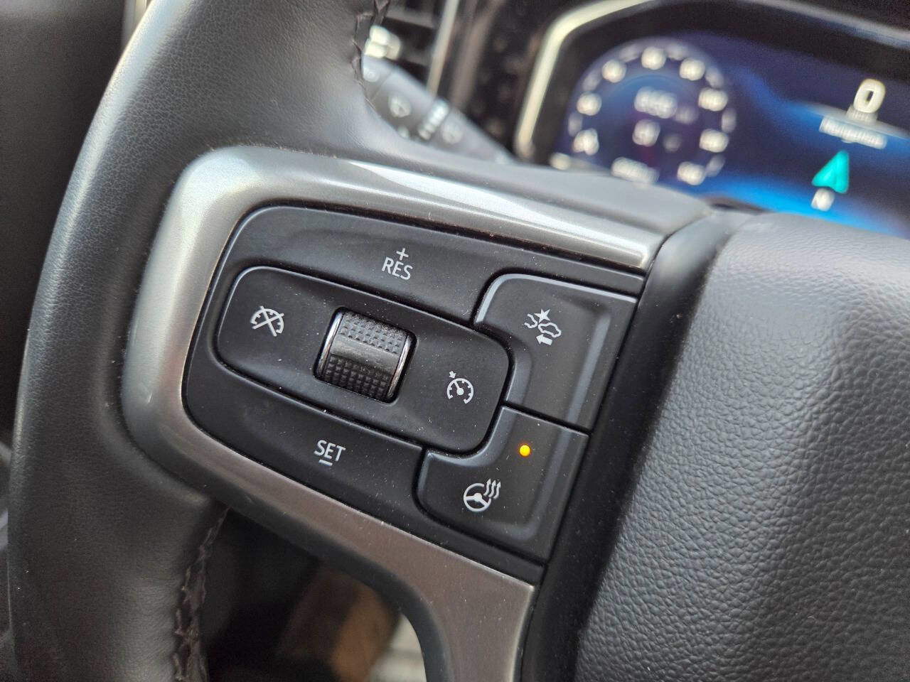 Used 2025 Chevrolet Silverado 1500 LT image 6