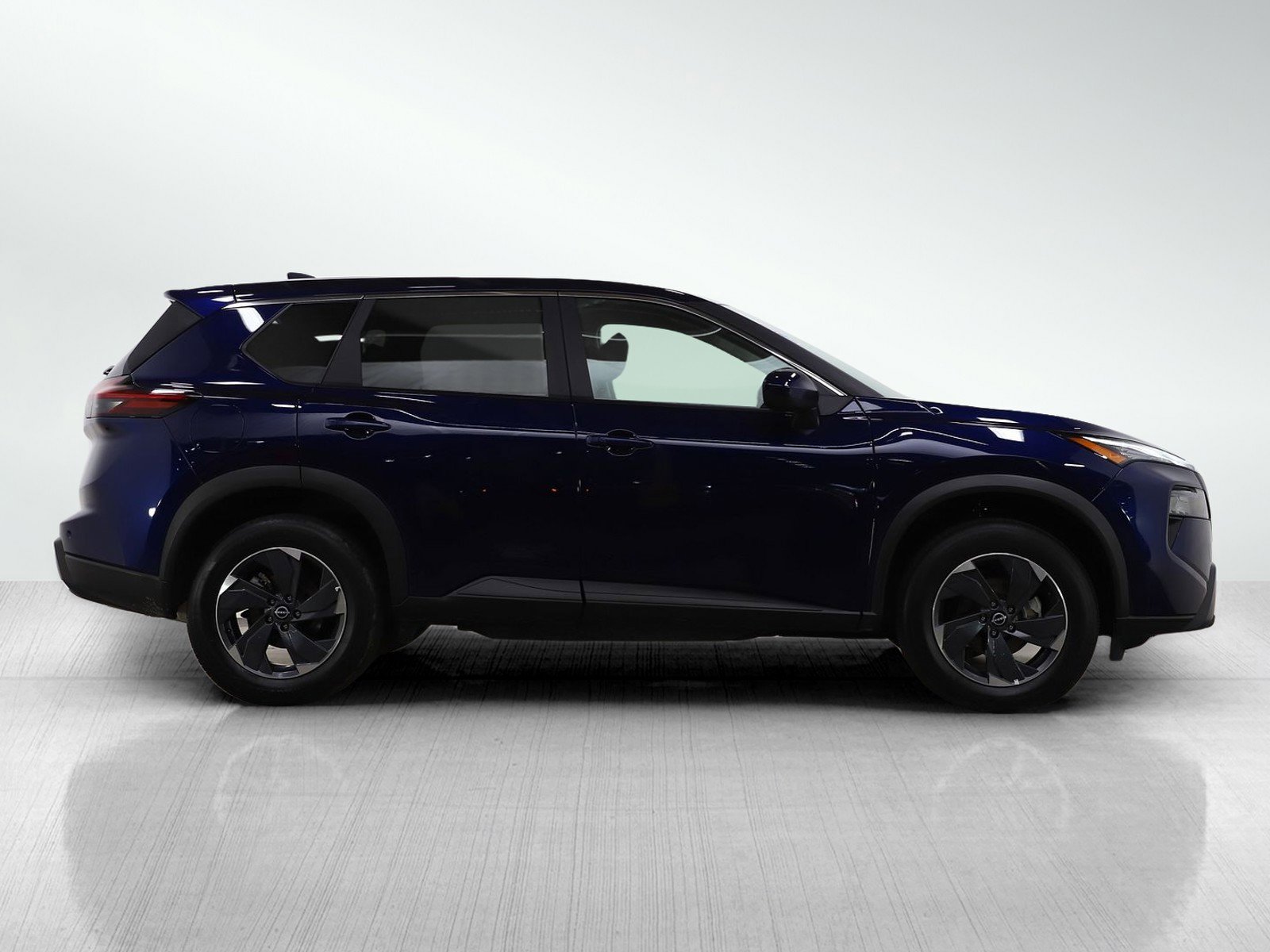 Used 2025 Nissan Rogue SV image 7