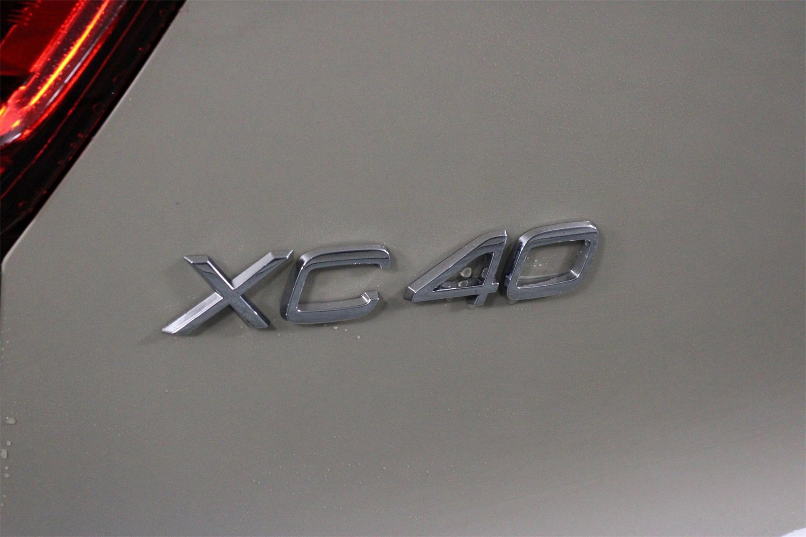New 2025 Volvo XC40 B5 Ultra w/ Climate Package image 16