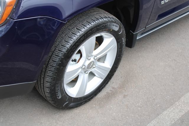 Used 2016 Jeep Compass Latitude image 12