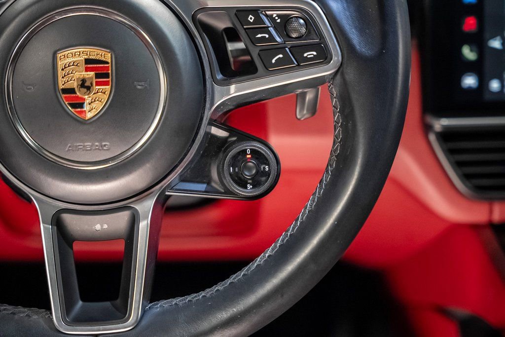Used 2023 Porsche Cayenne Platinum Edition image 44