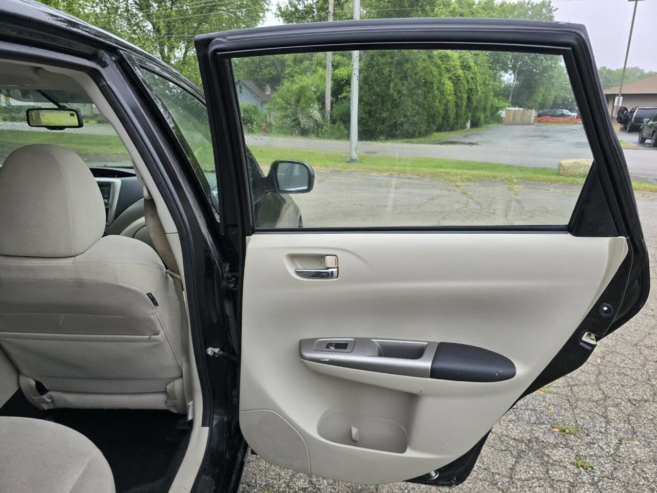 Used 2010 Subaru Impreza 2.5i image 10