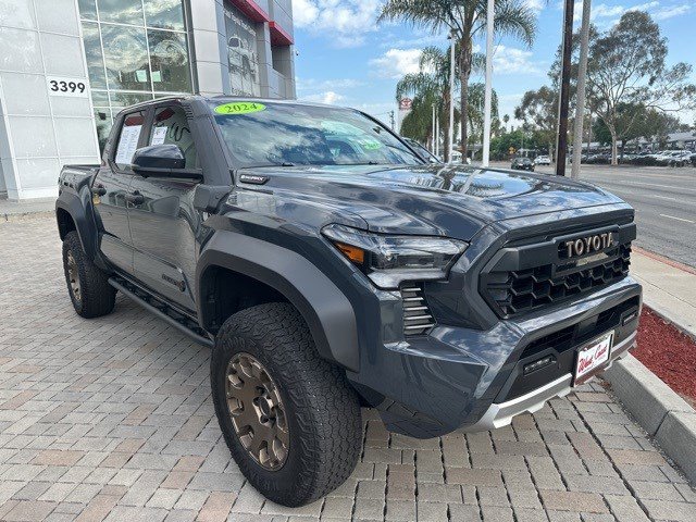 Used 2024 Toyota Tacoma Trailhunter image 1