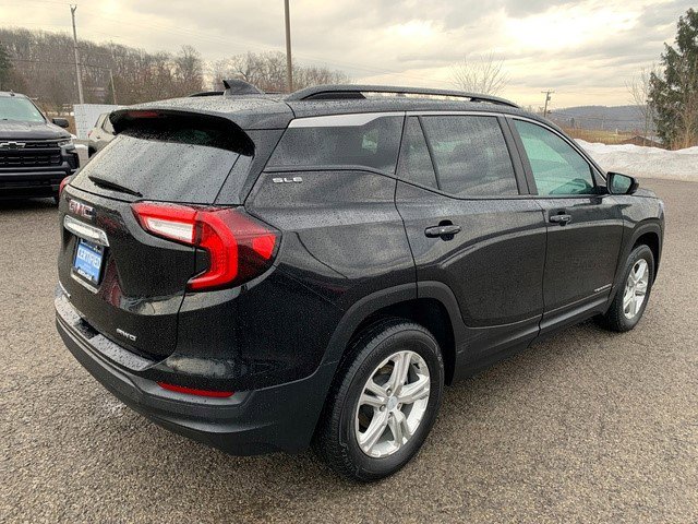 Certified 2022 GMC Terrain SLE w/ Driver Convenience Package image 12