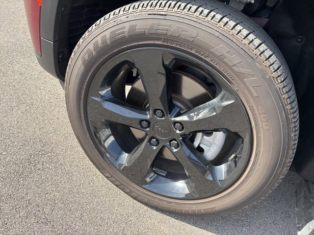 Used 2024 Jeep Grand Cherokee L Laredo image 4