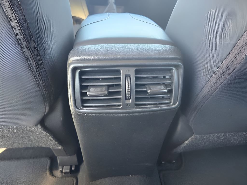 Used 2019 Nissan Rogue Sport S image 27