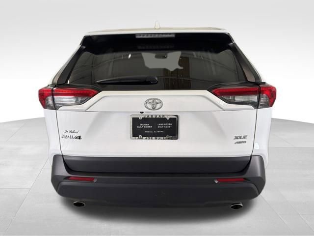 Used 2025 Toyota RAV4 XLE AWD/4WD image 7