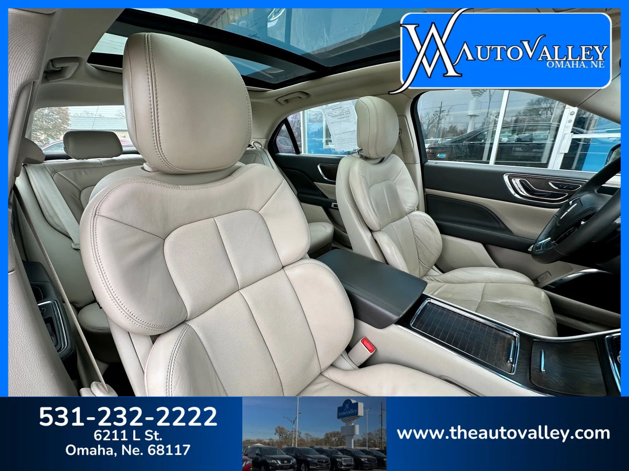 Used 2017 Lincoln Continental Select w/ Technology Package image 17