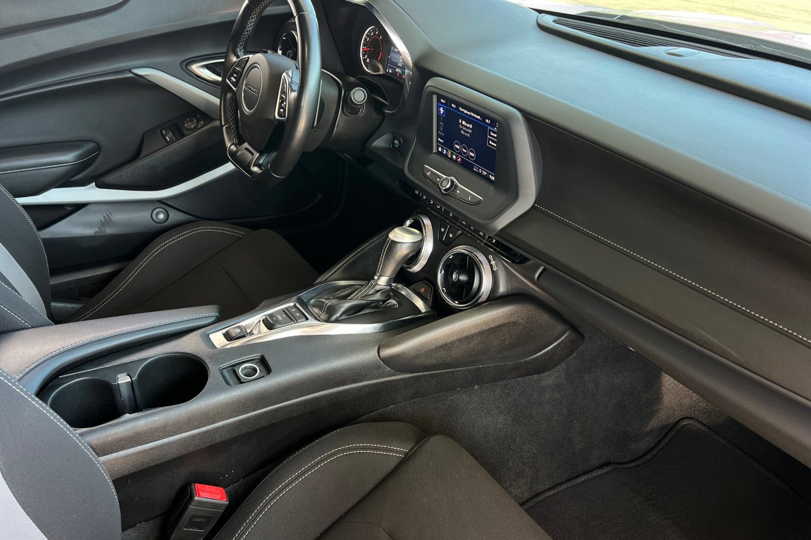 Used 2023 Chevrolet Camaro LT RWD image 18