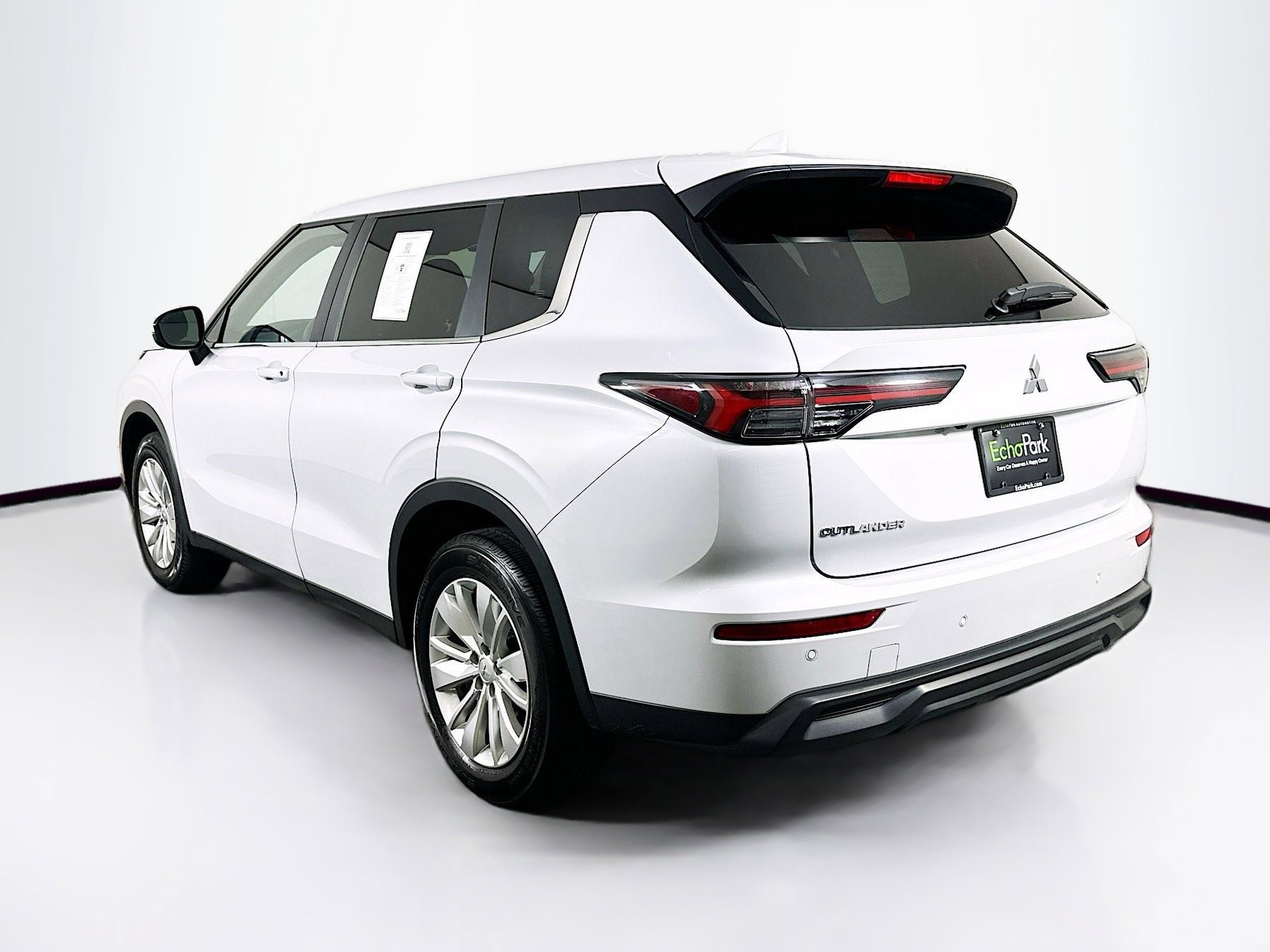 Used 2025 Mitsubishi Outlander ES AWD/4WD image 5